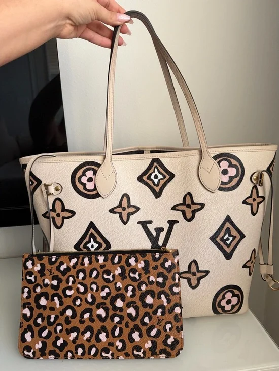 Louis Vuitton Neverfull MM in “Wild Creme” - Picture 3 of 14